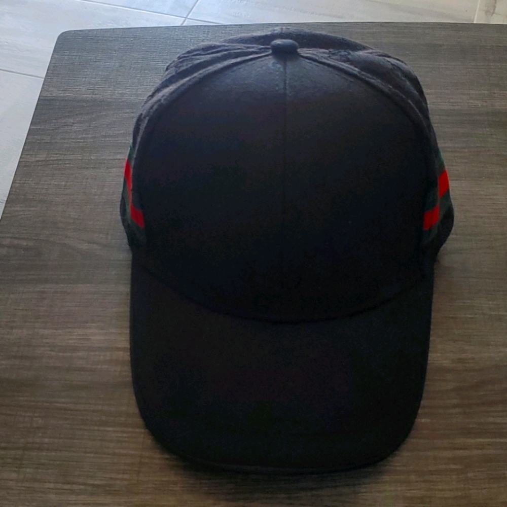 Men hat.